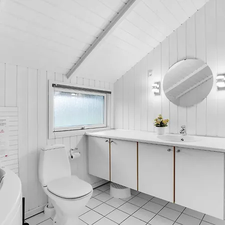 Nice Home In Hvide Sande With Sauna Semesterbostad *